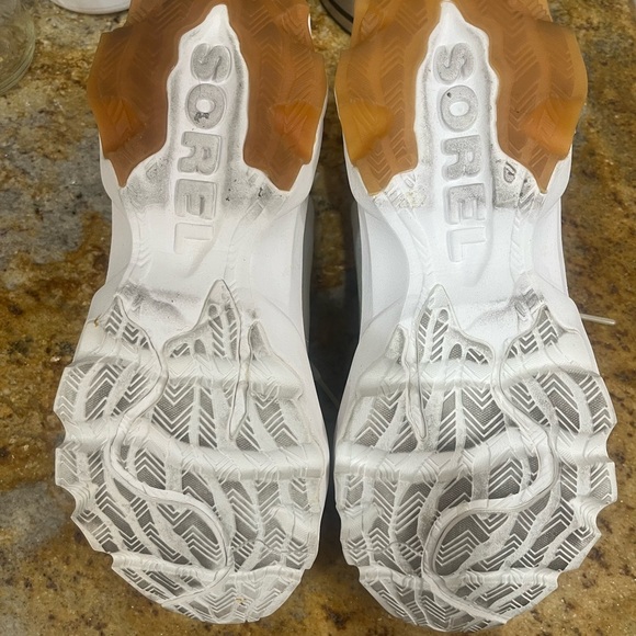 Sorel woman’s shoes size 9.5 - Picture 9 of 9